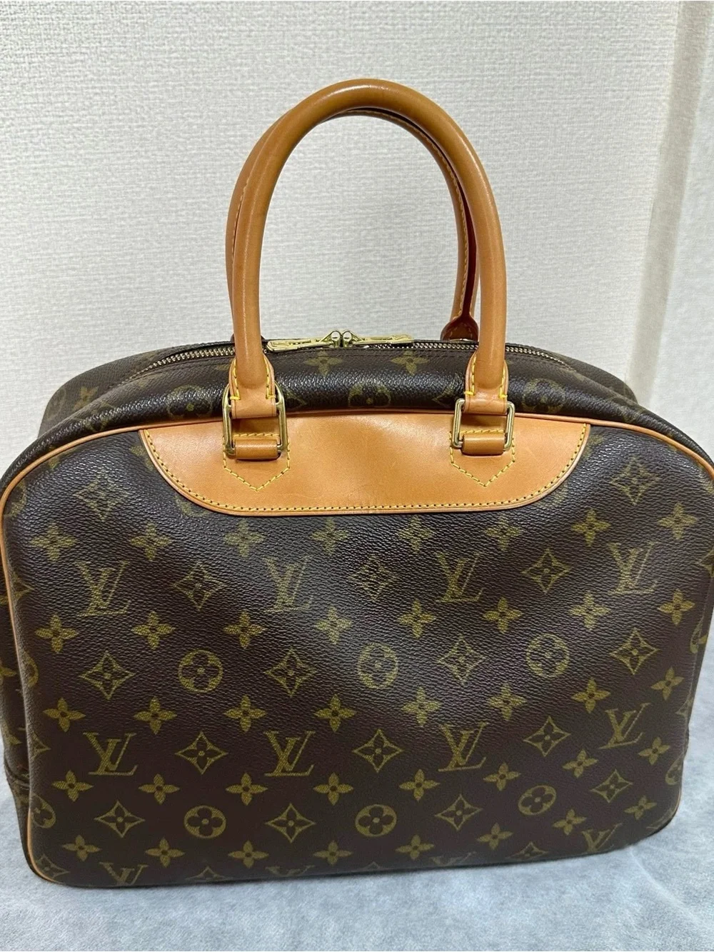 Louis Vuitton Deauville Handbag Monogram Canvas  travel bag